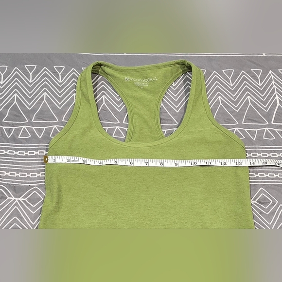 Beyond Yoga Spacedye Step Up Racerback Tank Size Medium - Picture 3 of 7